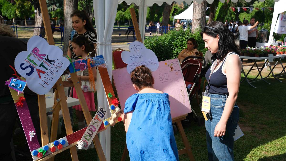 Adana Çocuk Festivali'nde çocuklara sıfır atık eğitimi