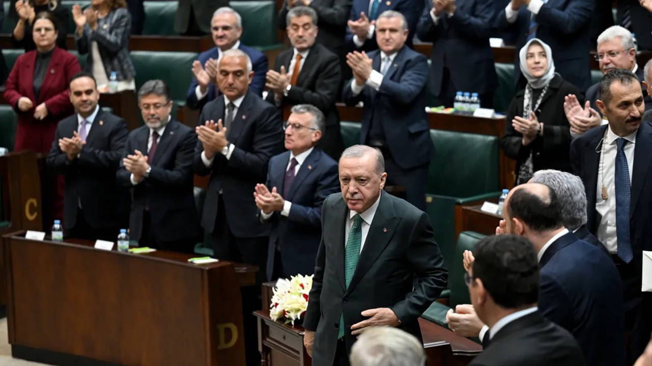 AKP'den flaş 'grup toplantısı' kararı