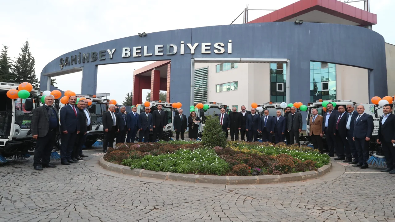 AKP'li belediyenin ‘Sigara içmeyen personel' şartı tepki çekti