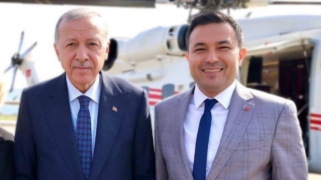 AKP'yi şoke eden istifa; MKYK üyesi Mehmet Umut Tuncer siyaseti bıraktığını duyurdu