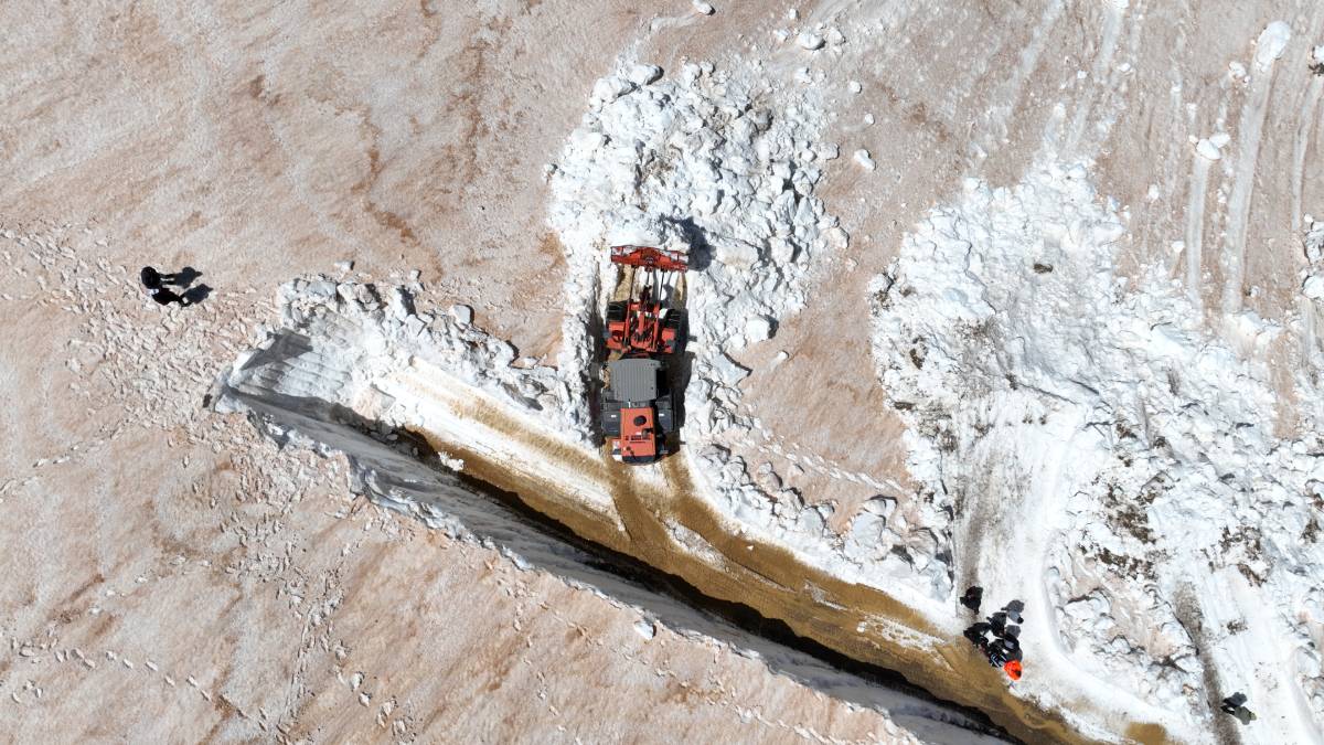 Akseki Göktepe Yaylası'nda kar kalınlığı 6 metreyi geçti