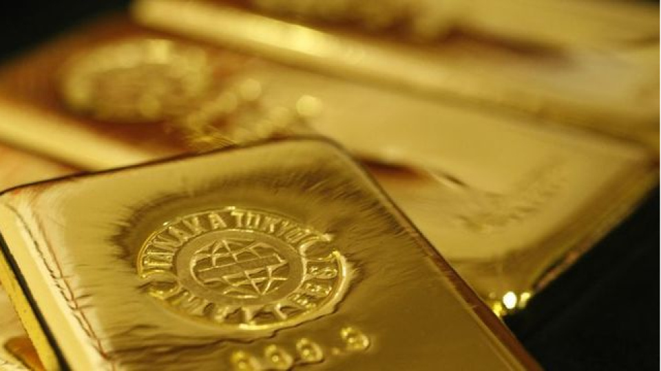 Altın güçlü dolar ve faiz endişeleriyle haftalık kayba yöneldi