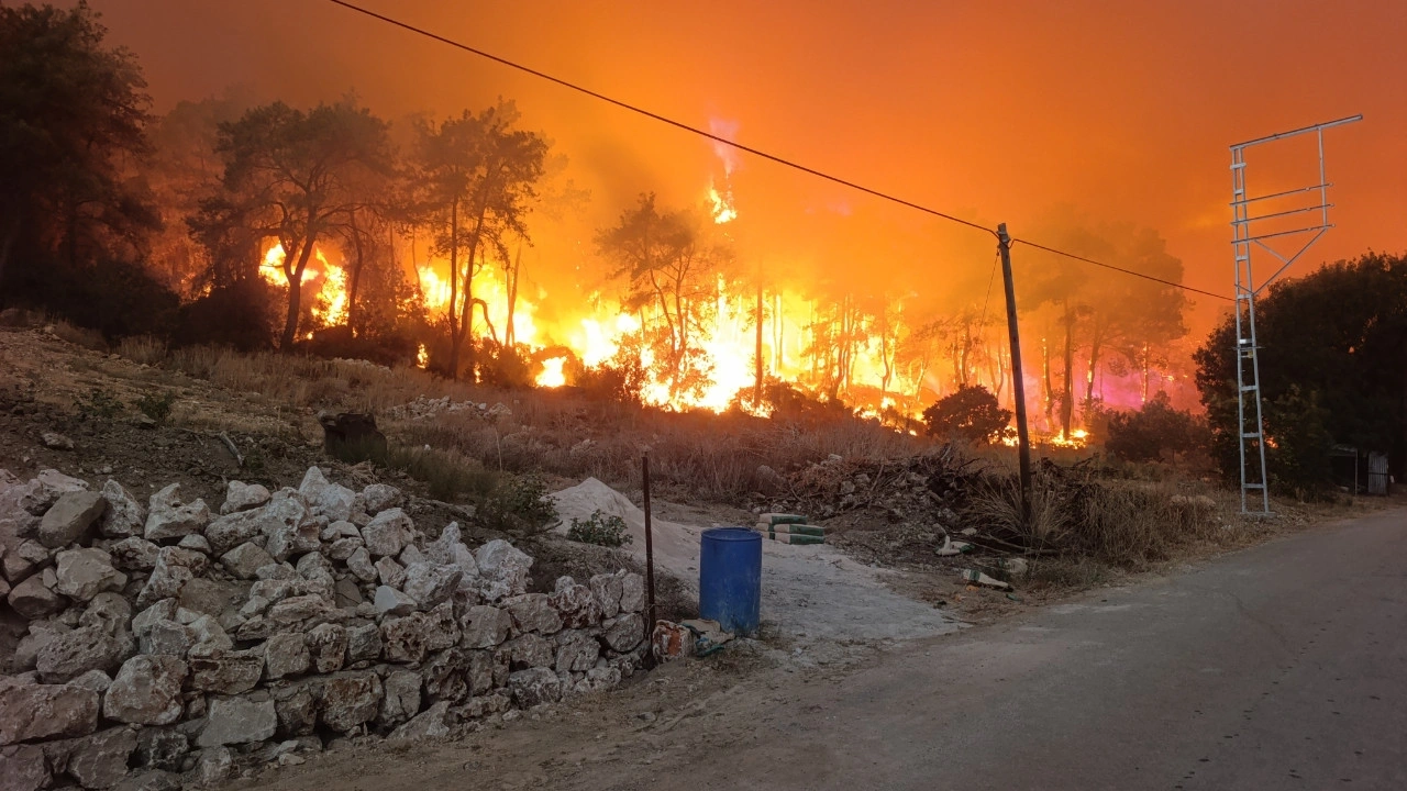 Antalya alev alev! Yangın ikinci güne girdi