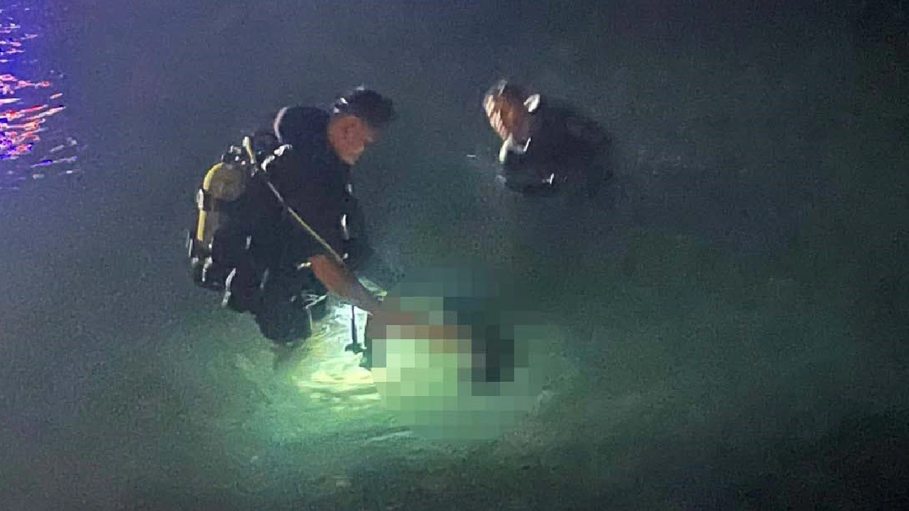 Antalya'nın Konyaaltı sahilinde gece yarısı serinlemek için denize giren 19 yaşındaki Muhammet Topçu