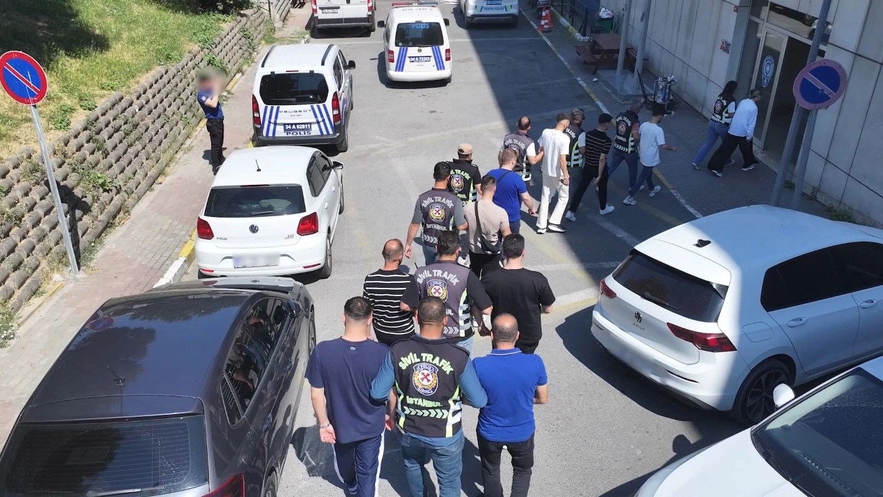 Avcılar'da düğün konvoyuna katılan 10 araca 230 bin lira para cezası yazıldı