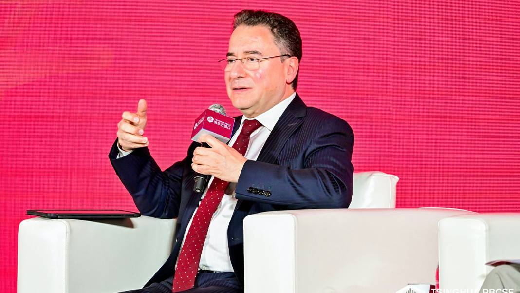 Babacan, Çin'in prestijli ekonomi forumunda Türkiye'den tek konuşmacı olacak