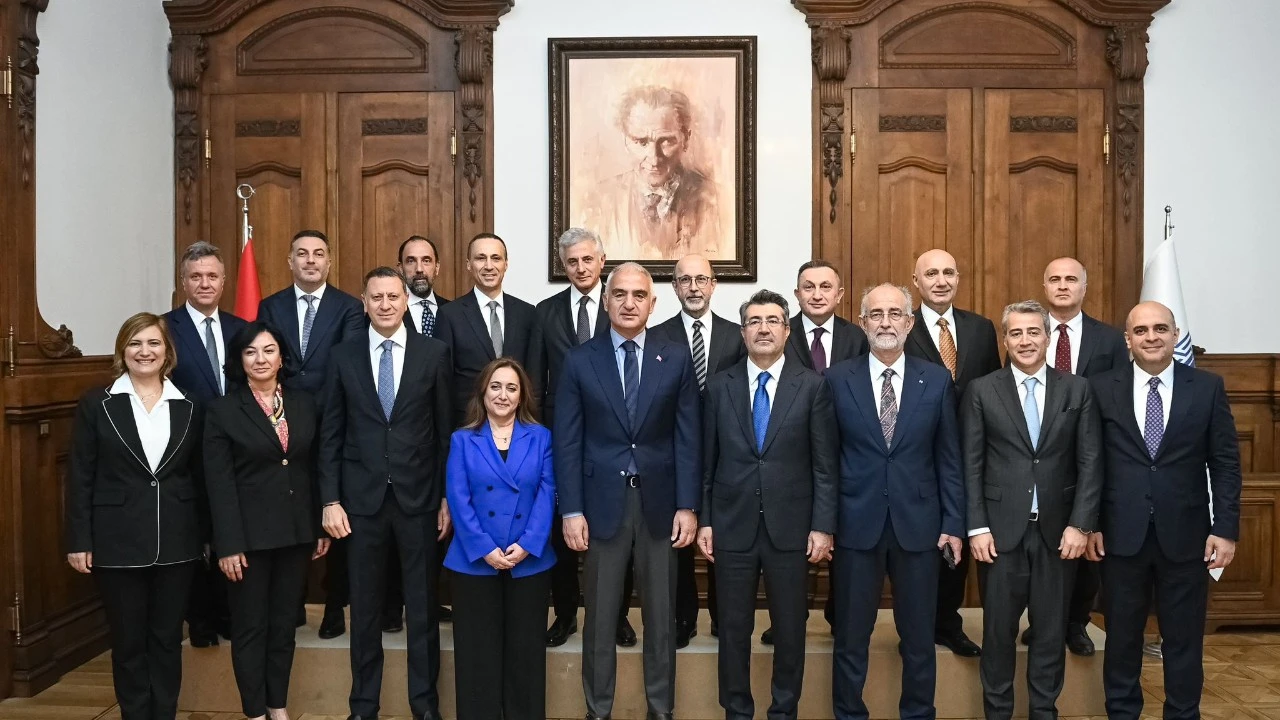 Bakan Ersoy ile bir araya geldiler