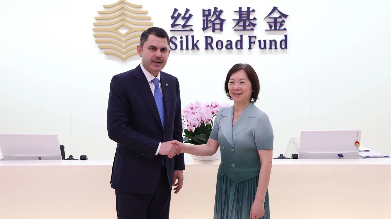 Bakan Kurum Çin'de: İpek Yolu Fonu Başkanı Zhu Jun ile görüştü