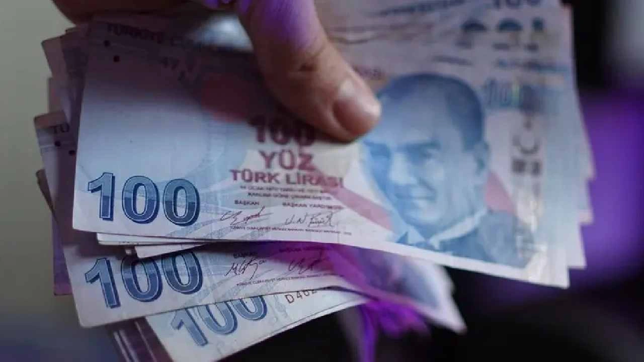 Bankalar yarışa girdi, mevduat faiz oranları güncellendi! 250 bin TL'nin aylık getirisi belli oldu