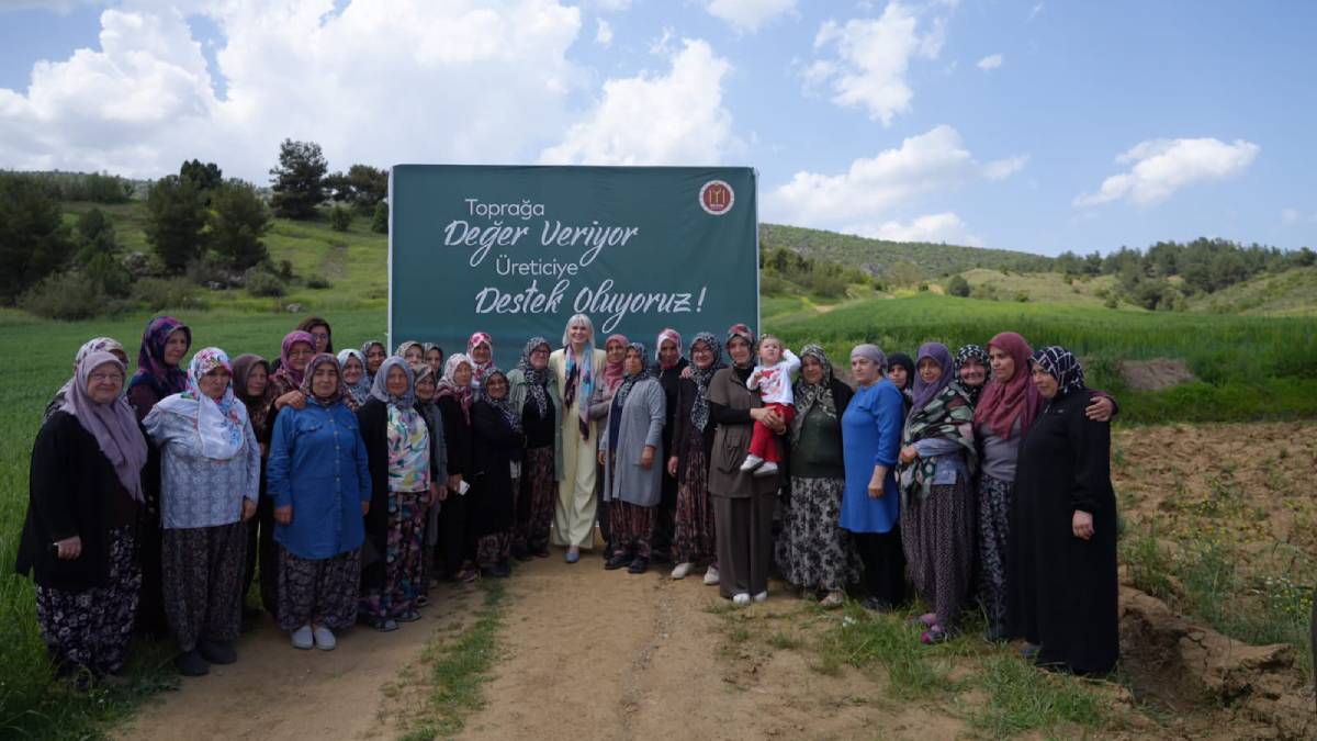 Başkan Subaşı Kızıldamlar Köyü sakinleriyle buluşarak sulama borusu dağıttı