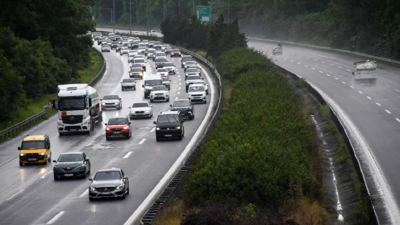 Bayram tatilinden dönüş başladı! Trafik durma noktasına geldi