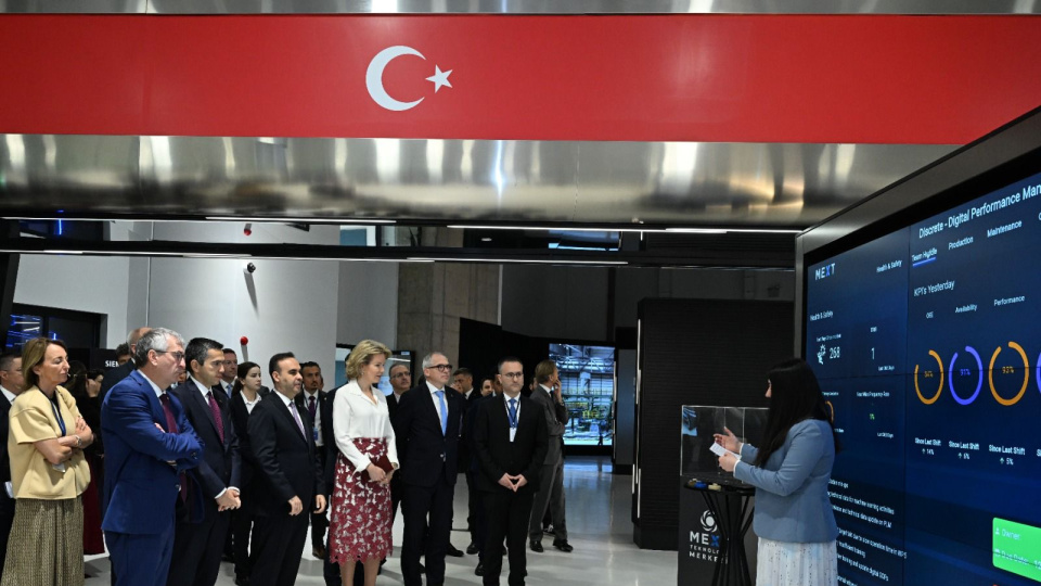 Belçika Kraliçesi Mathilde MEXT Teknoloji Merkezi'ni ziyaret etti