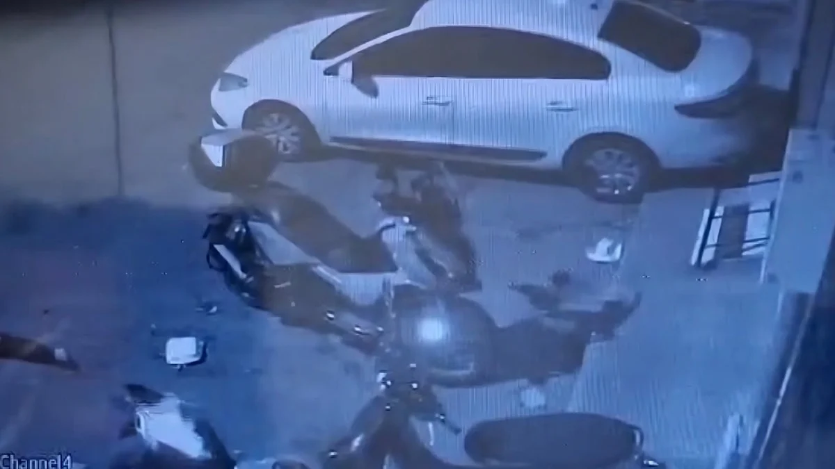 Beyoğlu'nda motosiklet kundaklama: 4 araç kullanılamaz hale geldi, 1 tutuklama