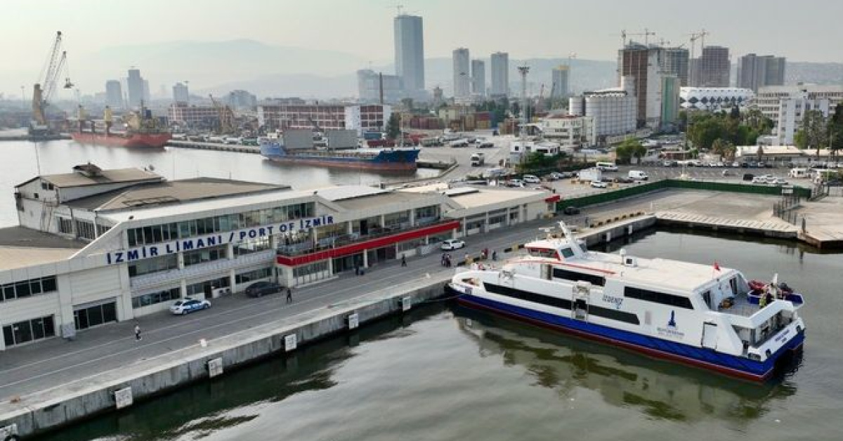 Biletler bilet.izdeniz.com.tr adresinden alınabilecek bu hizmeti İzmir İZDENİZ Turizm Seyahat Acentası
