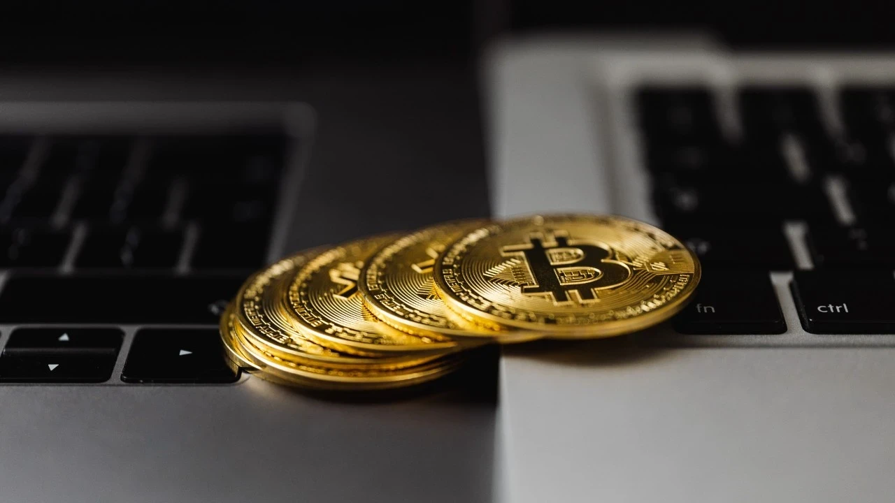 Bitcoin haftalardır 60 bin ile 67 bin dolar arasında sıkışırken yatırımcılar güçlü hareketin hangi