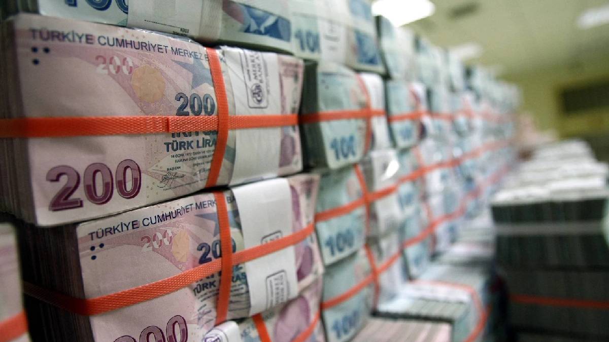 Bütçede Nisan şoku: Açık ikiye katlandı, harcama kalemleri kontrolden çıktı