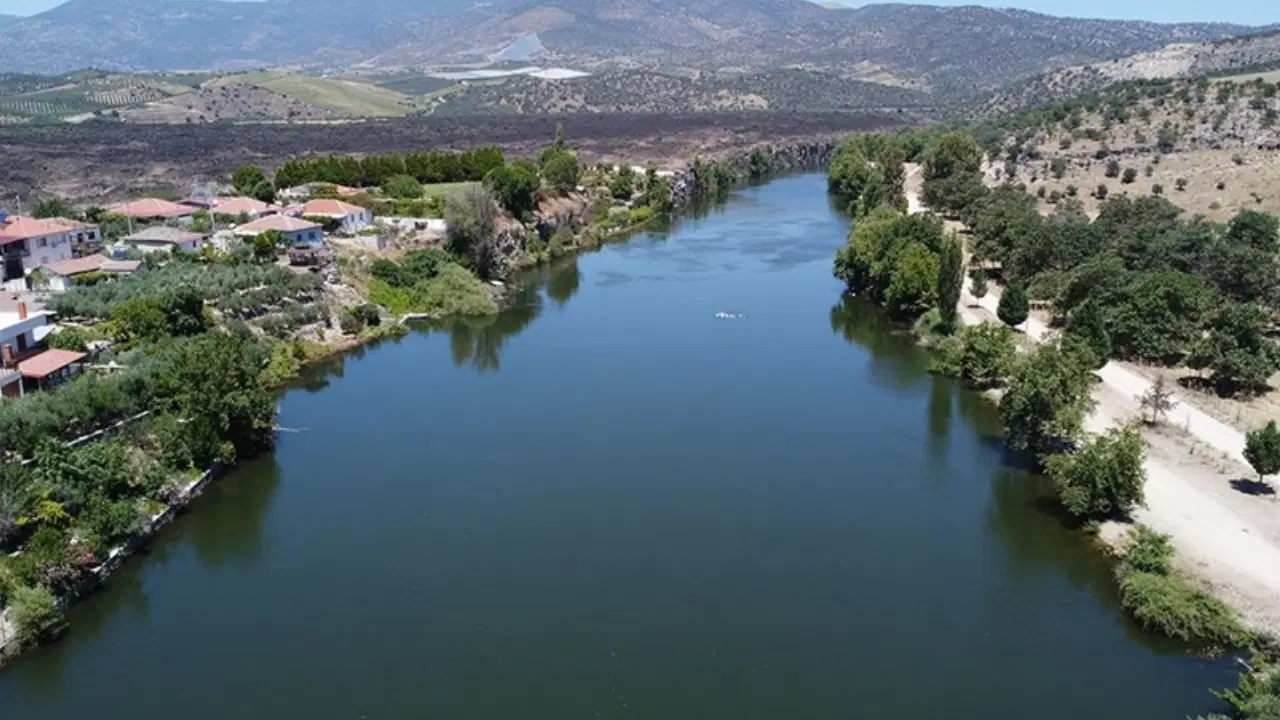Çevre örgütleri, Gediz Nehri'ndeki kirliliğe dikkati çekmek üzere 6 Haziran'da Manisa'da miting düzenleyecek