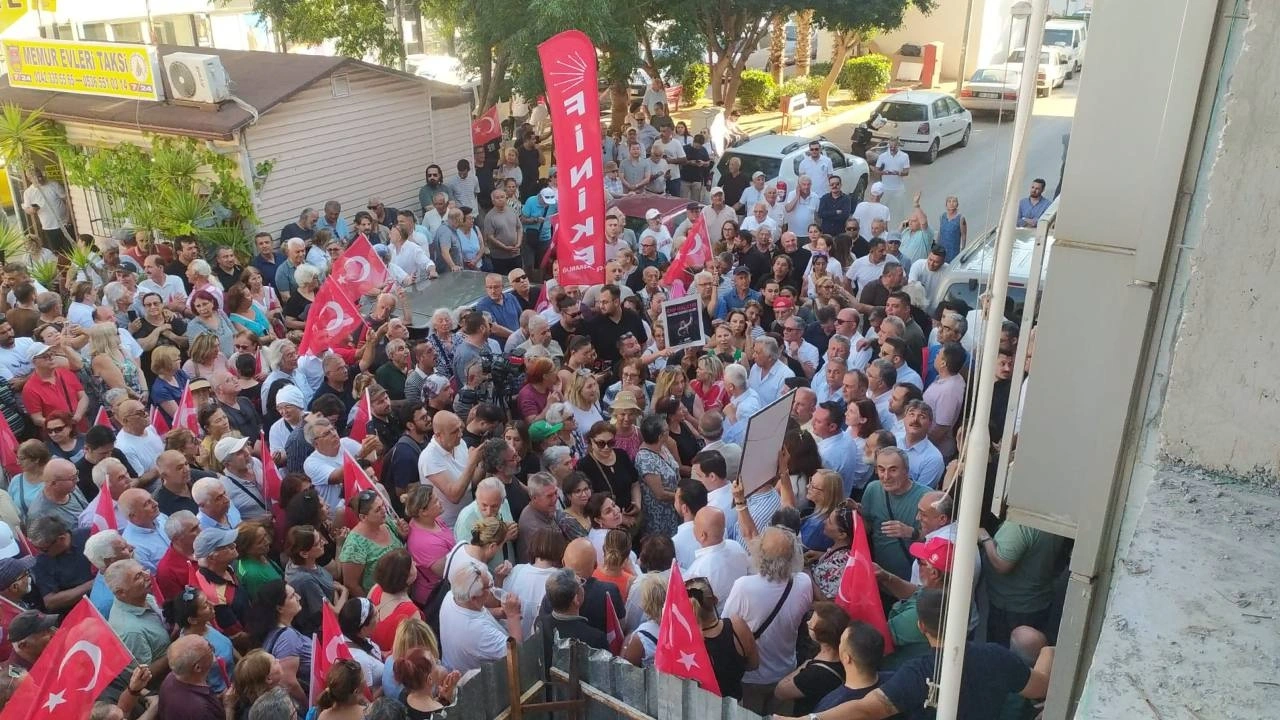 CHP Antalya'da görevden alma kararına tepki