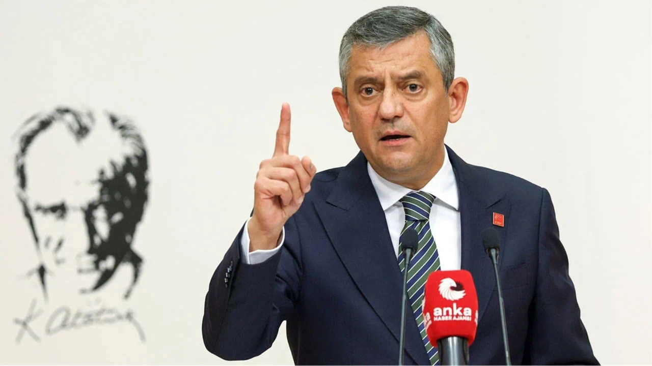 CHP'de Genel Başkanlık koltuğunu kaybeden Özgür Özel CHP Grup Başkanı oldu