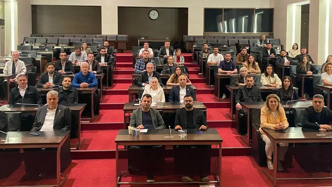 CHP'de 'mutlak butlan' kararına karşı nöbet sürüyor