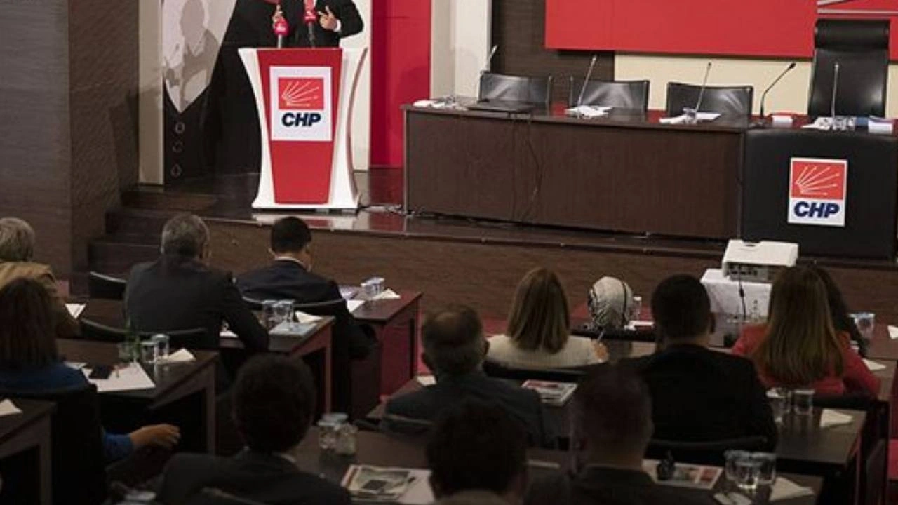 CHP Lideri Özel'i destekleyenler çoğunluktaydı! Kılıçdaroğlu PM toplantısını erteledi iddiası