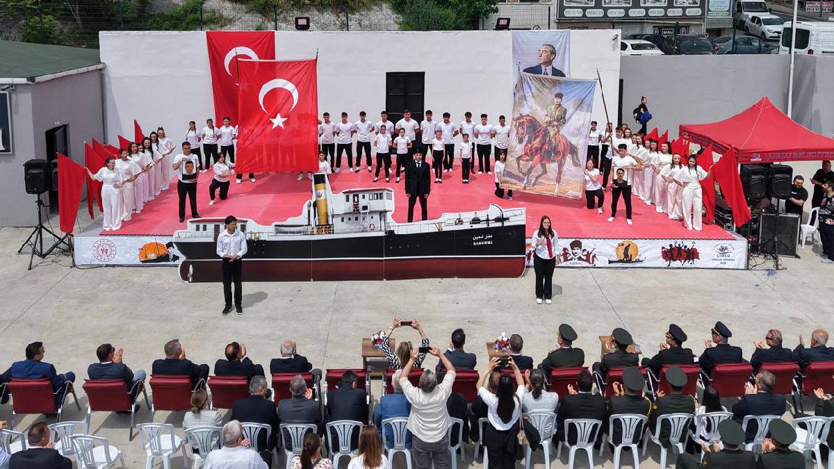 Çorlu'da 19 Mayıs Atatürk'ü Anma, Gençlik ve Spor Bayramı kutlandı