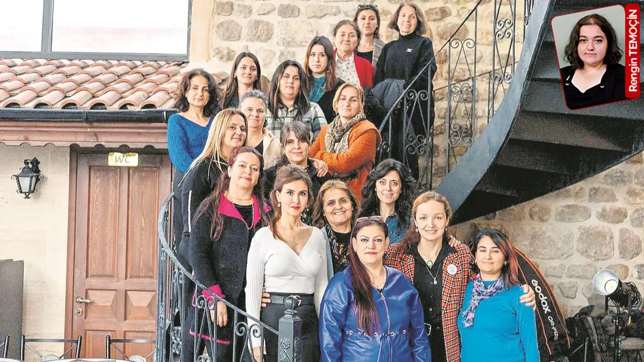 Deprem bölgesindeki genç kadınların demokratik katılımına: Kararlara
