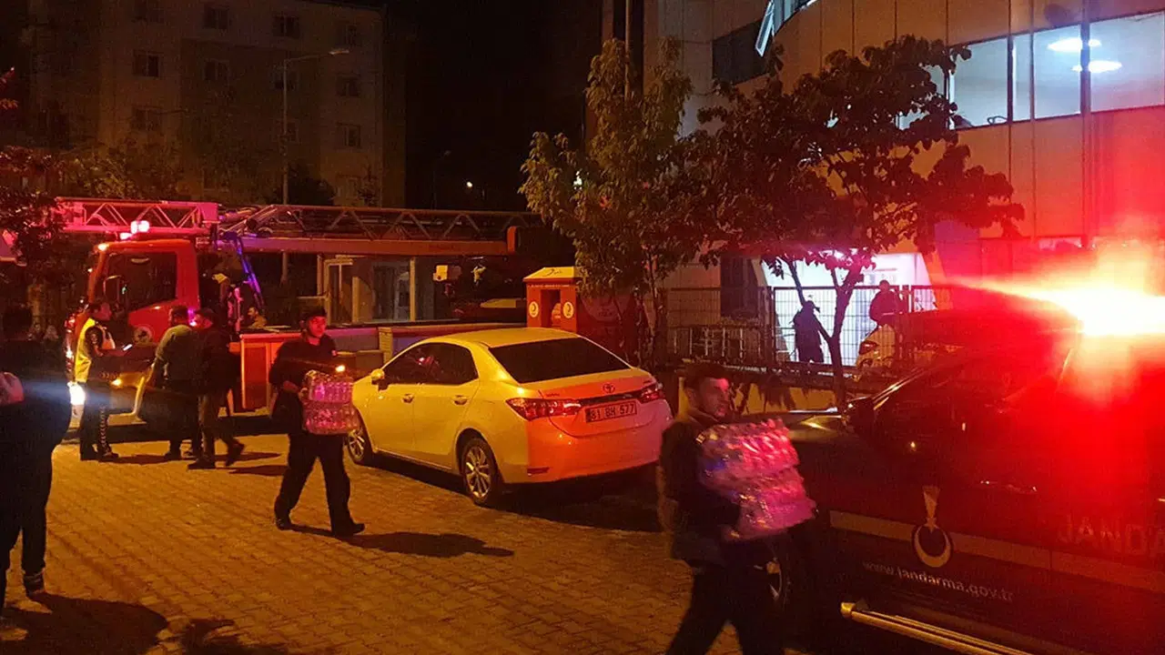 Düzce'de huzurevinde korkutan yangın: 54 kişi tahliye edildi