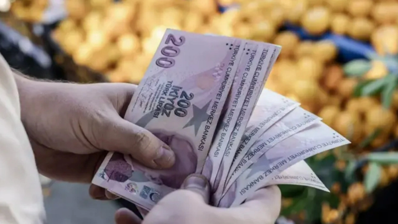 Ekonomistlerin temmuz ayı için enflasyon beklentileri yüzde 1,35 ile yüzde 2,10 arasında yer aldı