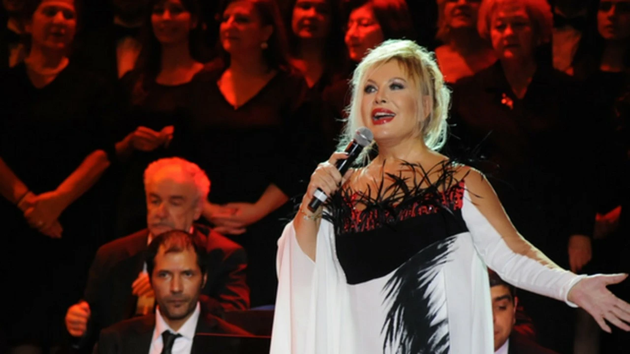 Emel Sayın'dan sağlık sorunları açıklaması