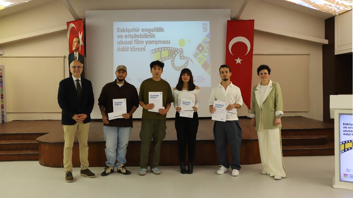 Engelsiz sinemanın en iyileri ödüllendirildi: Prof