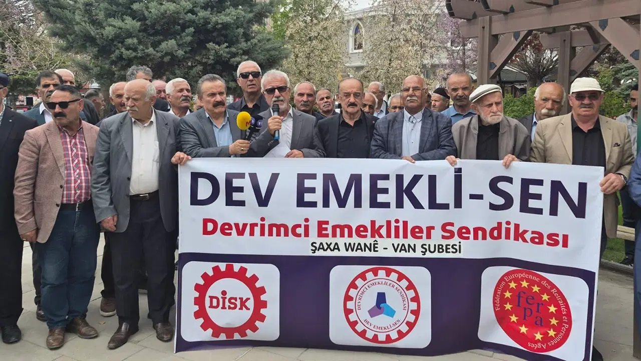 Erdoğan'ın 'simit, çay' hesabını hatırlattılar... Van'da emeklilerden basın açıklaması