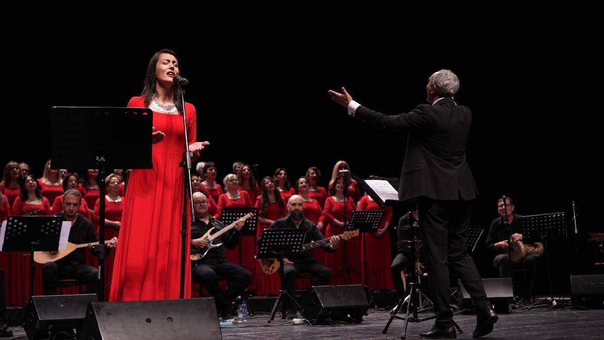 ESMEK Türk Halk Müziği Korosu'ndan Eskişehir'de unutulmaz müzik ziyafeti