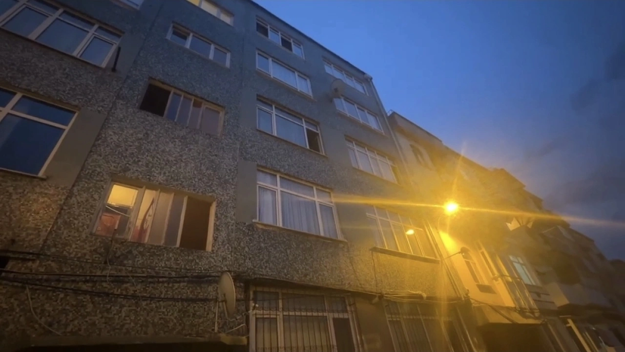 Fatih'te şüpheli kadın ölümü: Apartman boşluğuna düştü