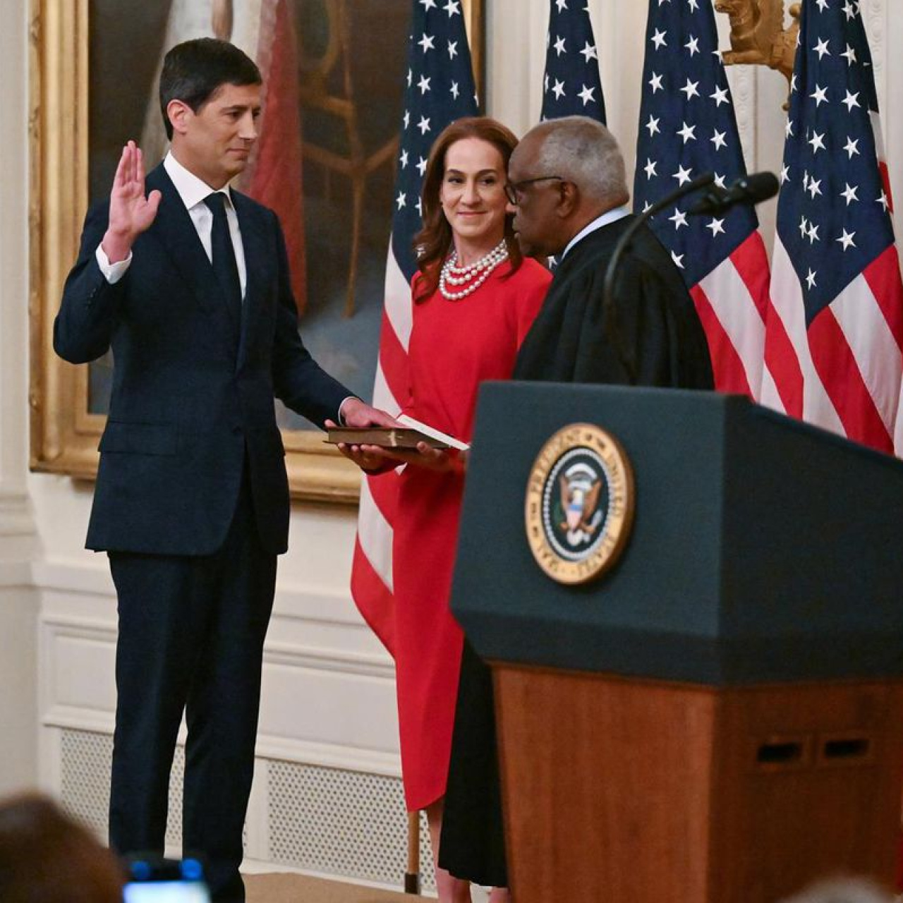Fed'de Kevin Warsh dönemi: yemin ederek görevine başladı