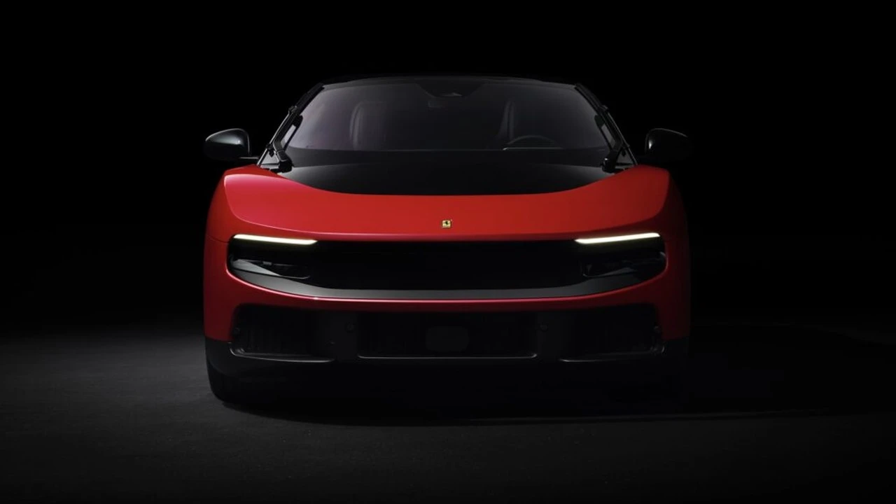 Ferrari tarihinde kara leke: Fiyatı 640 bin dolar, tasarımına tepki yağıyor