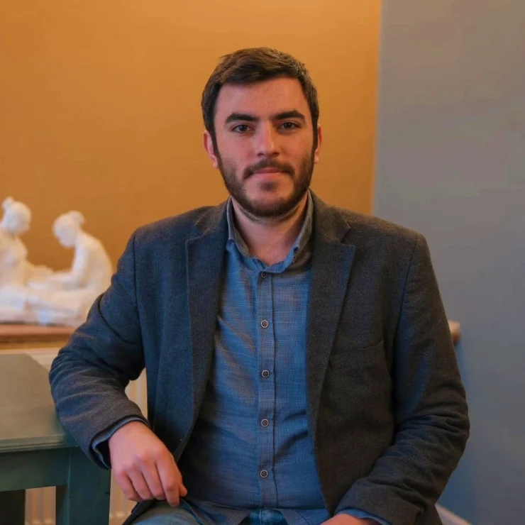 Gazeteci İsmail Arı gözaltı işlemi yapıldı