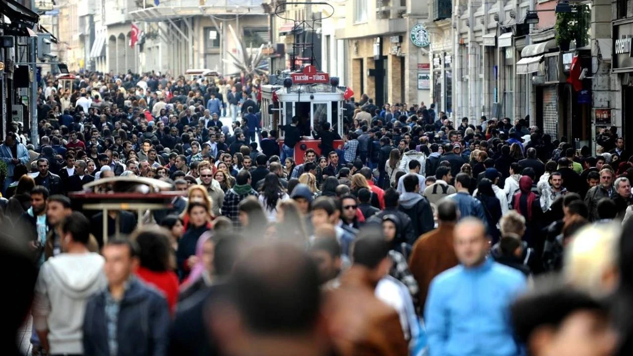 Gelecek 12 aya ilişkin ortalama enflasyon beklentisi mayıs ayında yüzde 47'ye gerilerken