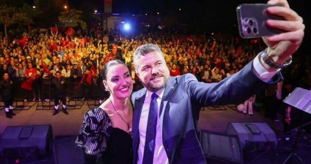 Gözaltına alınan belediye başkanı, ünlü türkücünün nişanlısı çıktı