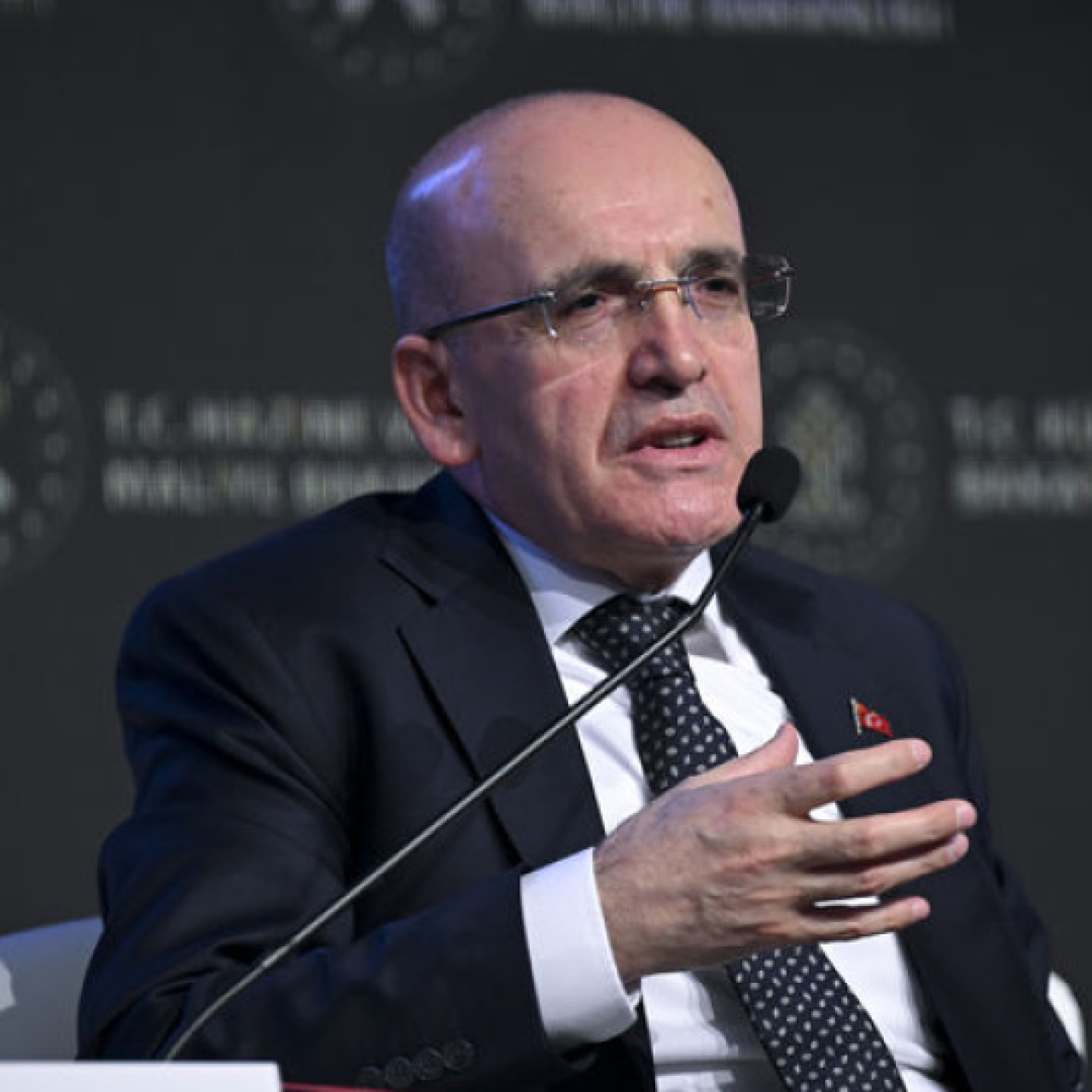 Hazine ve Maliye Bakanı Mehmet Şimşek, Bloomberg'e verdiği röportajda bütçe hedefinin hâlâ erişilebilir olduğunu dile getirdi