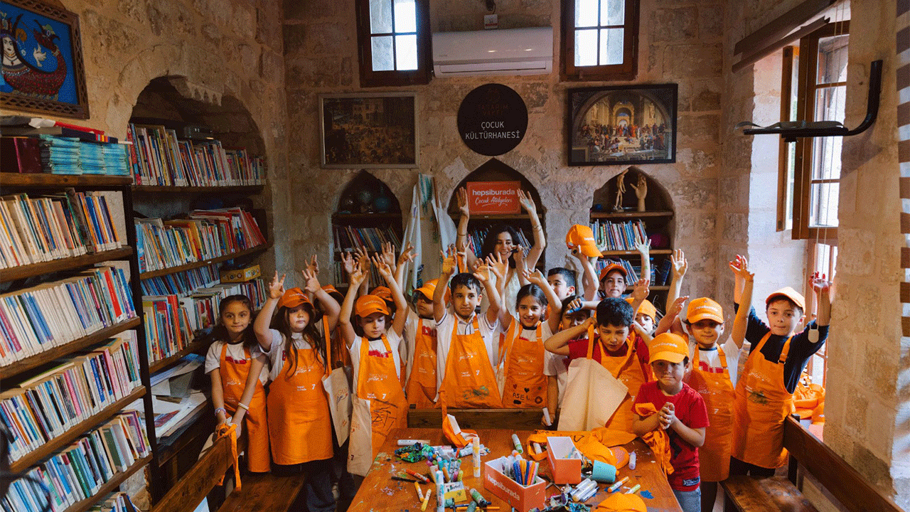 Hepsiburada, 7. Mardin Bienali'nde çocukları ve gençleri sanatla buluşturuyor