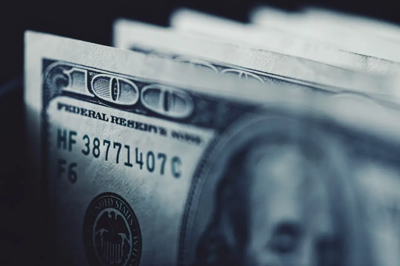 HSBC'den kur revizyonu: Dolar/TL yıl sonu tahmini yükseldi
