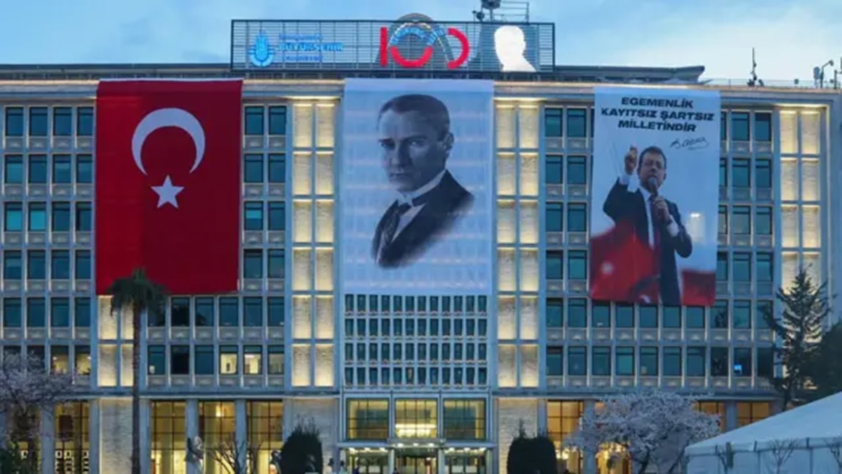 İBB'nin Saraçhane binasına göz koydular
