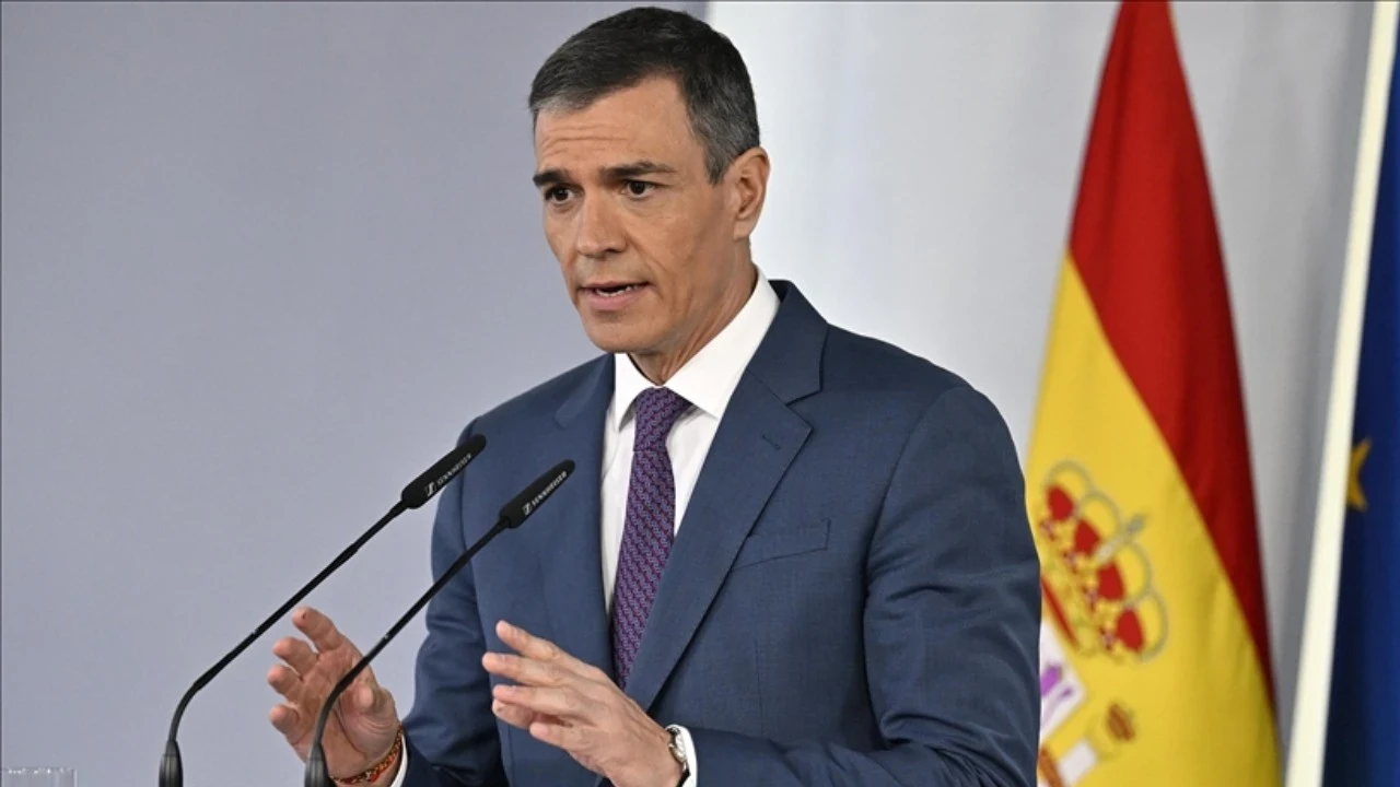 İspanya Başbakanı Pedro Sanchez'ten partisine "direniş" talimatı