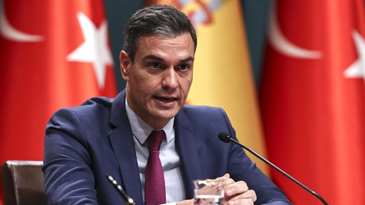 İspanya lideri Sanchez dört koldan kuşatma altında! Partisine direniş çağrısı yaptı