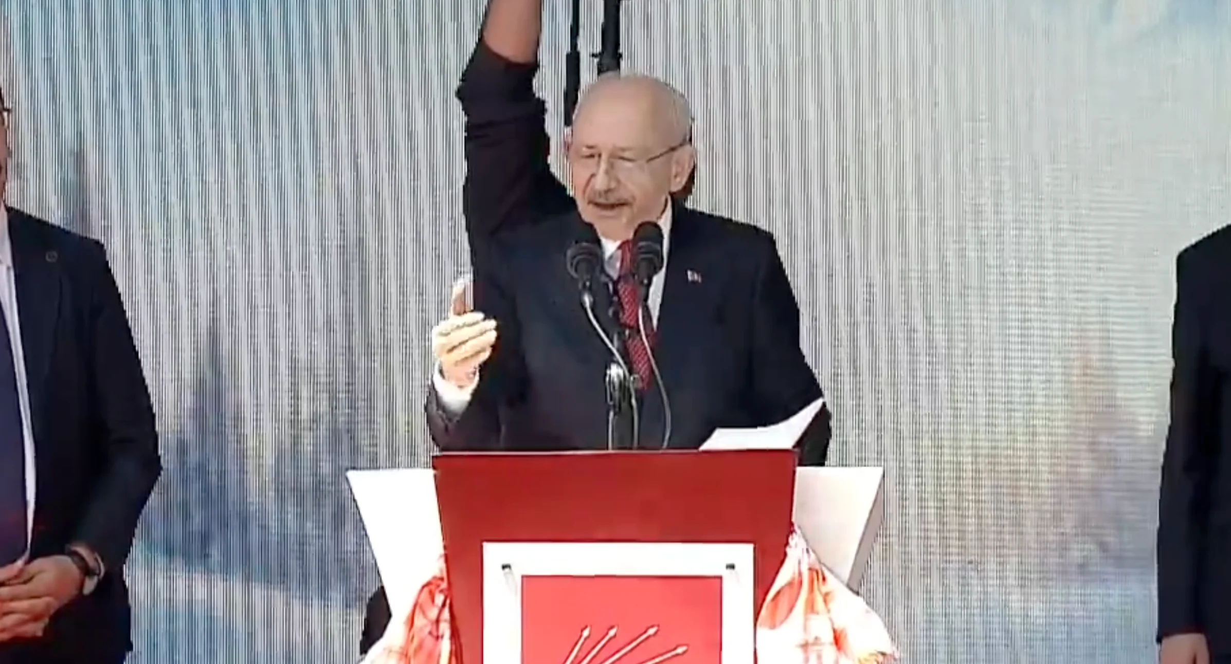 Mahkeme kararıyla CHP genel başkanlığına gelen Kemal Kılıçdaroğlu, partiyi kısa sürede kurultaya götüreceğini dile getirdi
