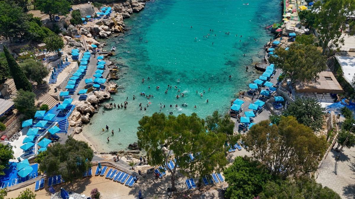 Mersin Büyükşehir Belediyesi iştiraki Denizkızı Turizm A. Ş. tarafından işletilen plajlar