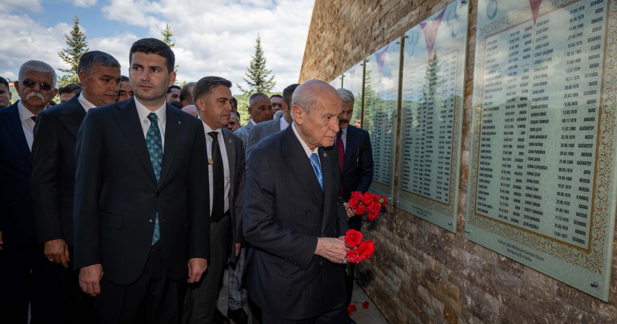 MHP Genel Başkanı Bahçeli, Ülkücü Şehitler Anıtı'nı ziyaret etti