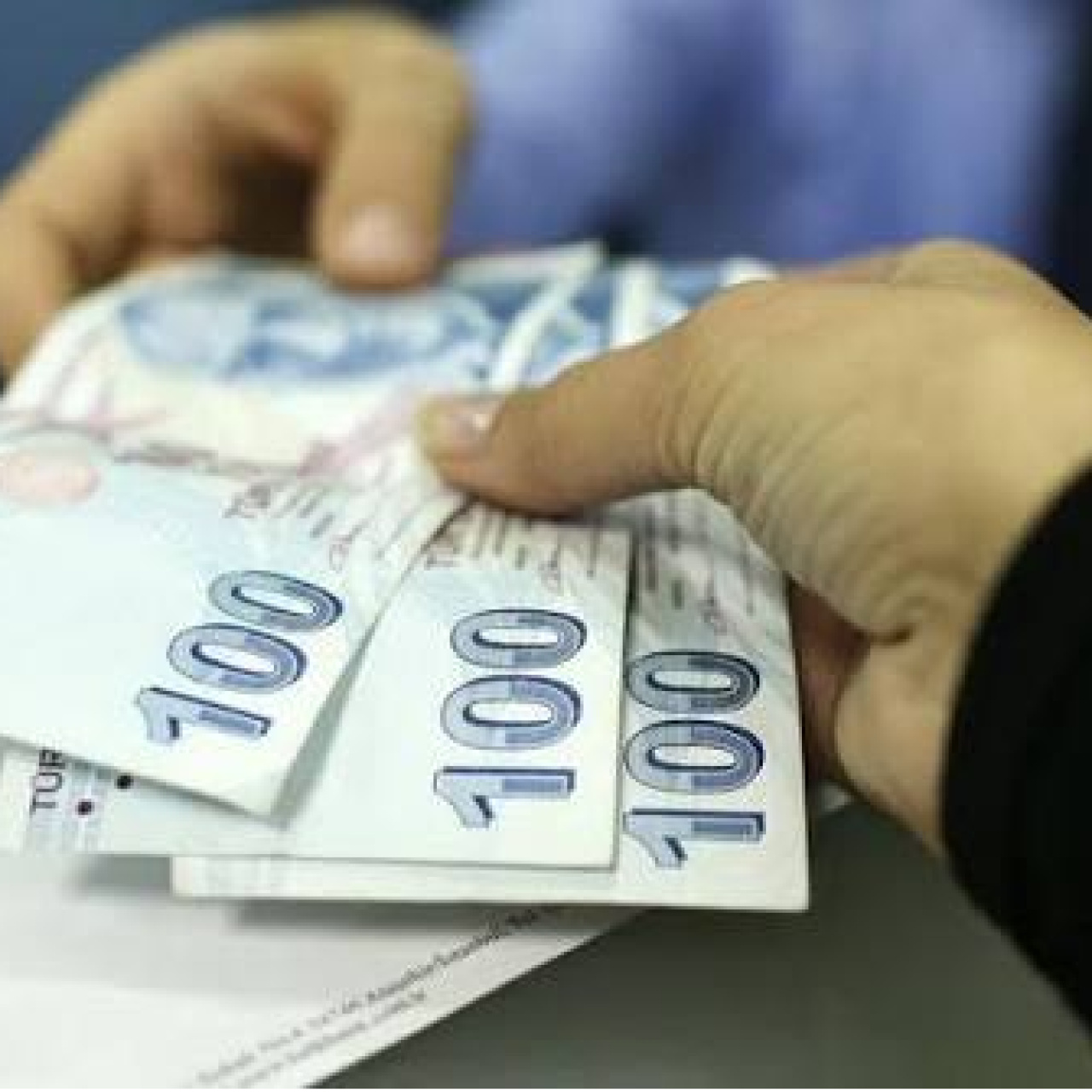 Milyonlarca emeklinin merak ettiği konuların başında ise en düşük emekli maaşının ne kadar olacağı