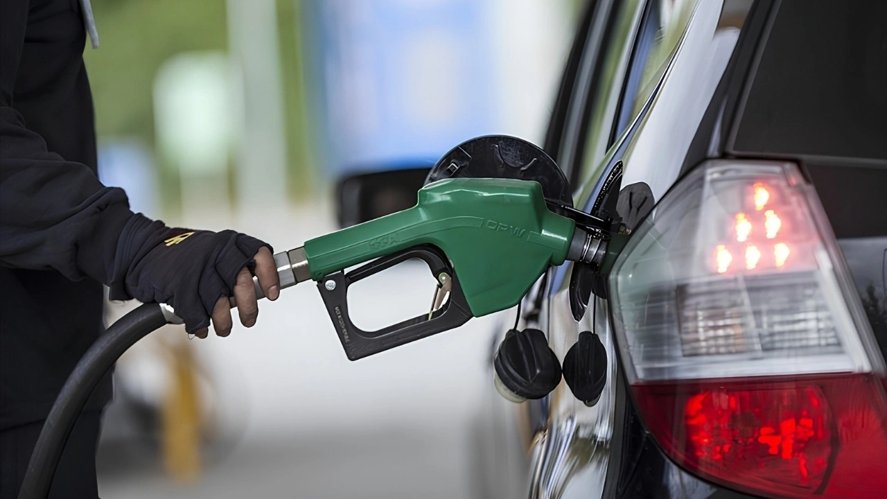 Motorinin ardından benzine de zam geliyor